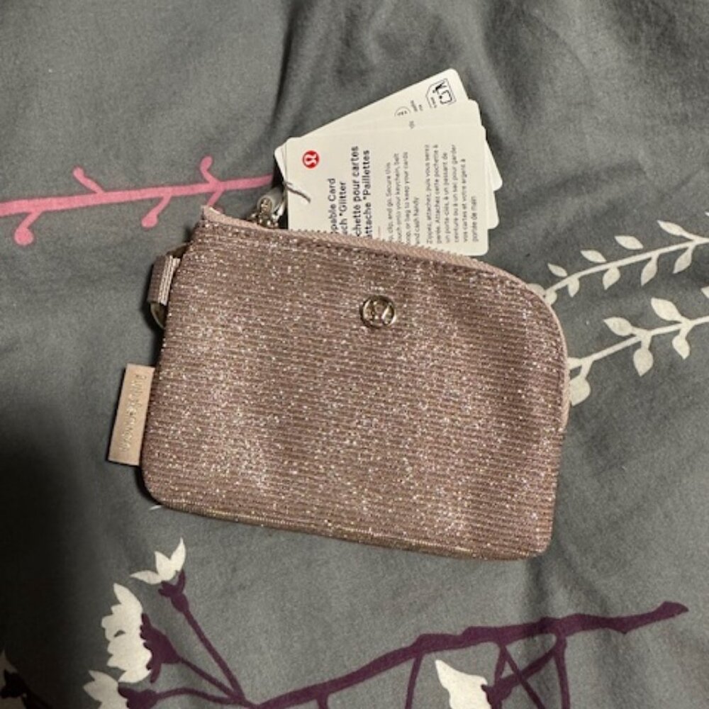 NWT CHampagne pink gold clippable card pouch - Picture 1 of 4